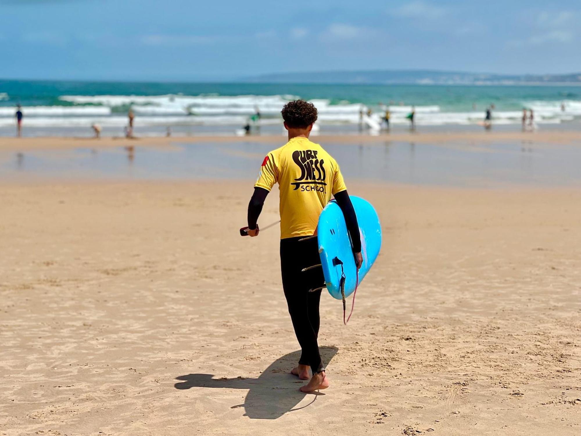 Surfness Lodge บาเลียล ภายนอก รูปภาพ