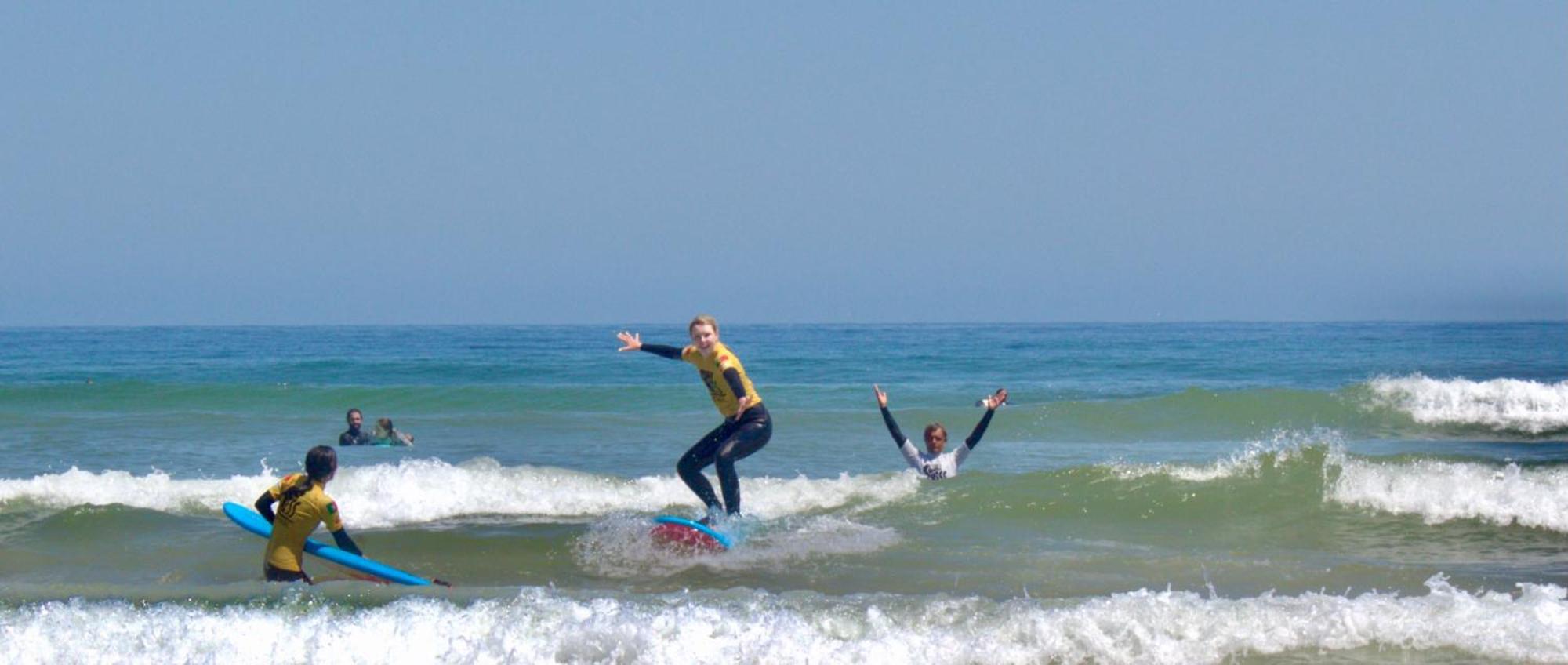 Surfness Lodge บาเลียล ภายนอก รูปภาพ